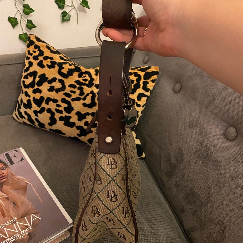 SOLD Vintage Dooney and Bourke shoulder bag - Picture 6 of 12
